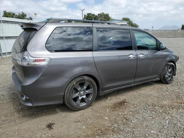 2017 Toyota Sienna SE