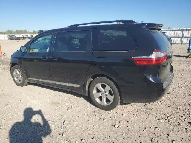 2016 Toyota Sienna LE