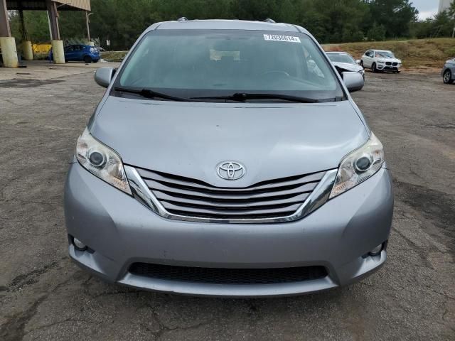 2017 Toyota Sienna XLE