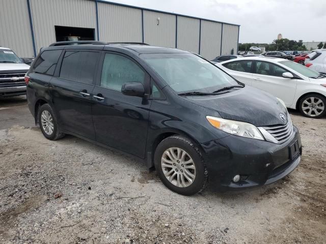 2016 Toyota Sienna XLE