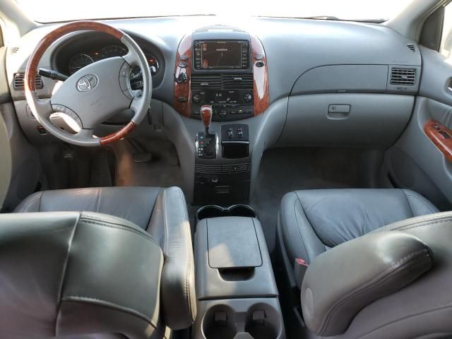 2010 Toyota Sienna XLE