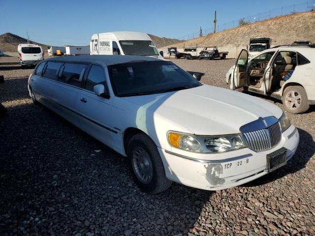 1999 Lincoln Town Car Executive