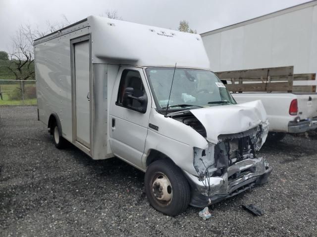 2023 Ford Econoline E350 Super Duty Cutaway Van