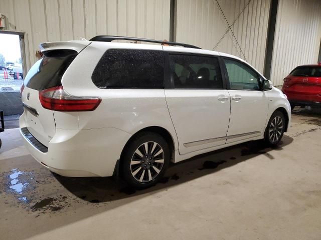 2020 Toyota Sienna XLE