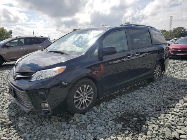 2018 Toyota Sienna XLE