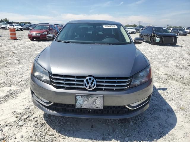 2013 Volkswagen Passat SEL