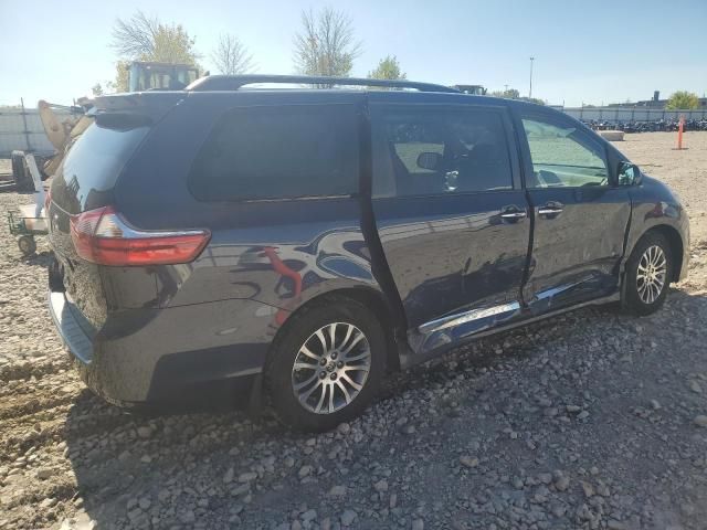 2020 Toyota Sienna XLE