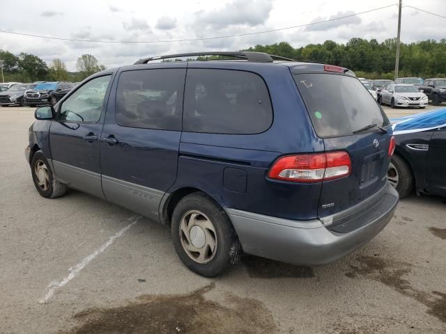 2003 Toyota Sienna LE