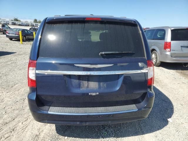 2014 Chrysler Town & Country Touring L