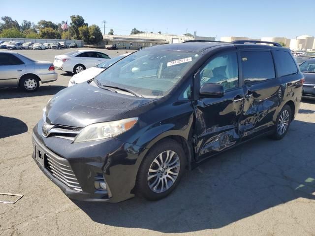 2018 Toyota Sienna XLE