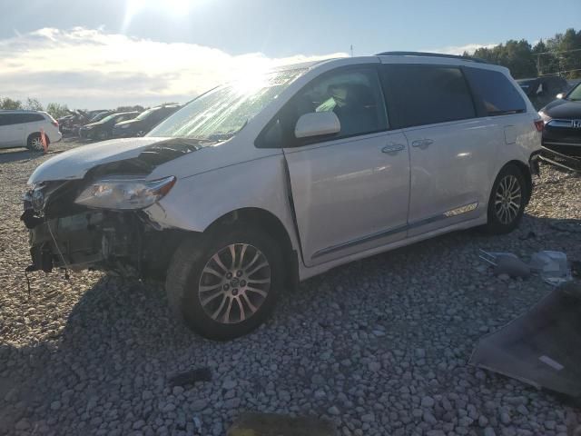 2019 Toyota Sienna XLE