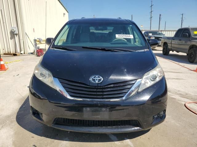 2013 Toyota Sienna LE