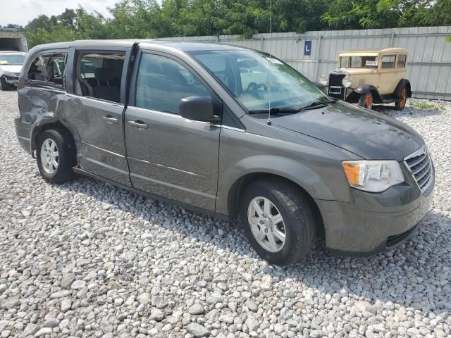 2010 Chrysler Town & Country LX