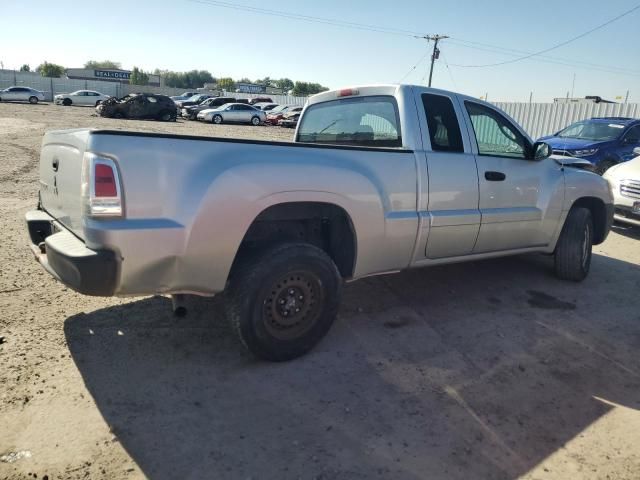 2006 Mitsubishi Raider LS