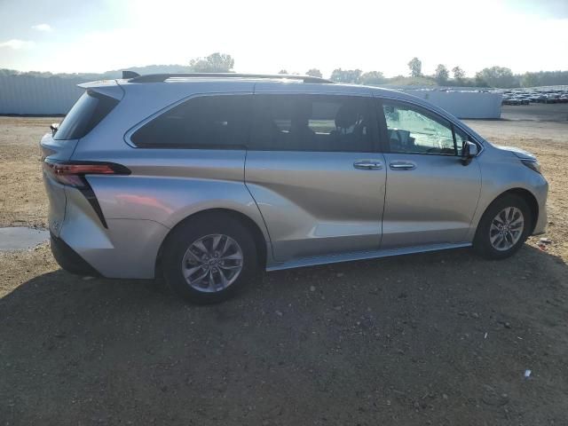 2022 Toyota Sienna XLE