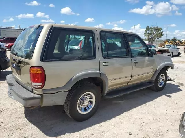 2000 Ford Explorer XLS