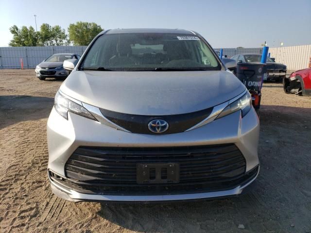 2021 Toyota Sienna LE