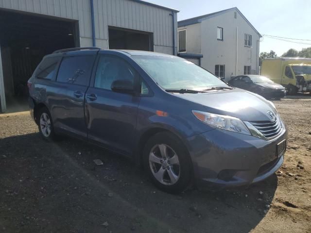 2017 Toyota Sienna LE