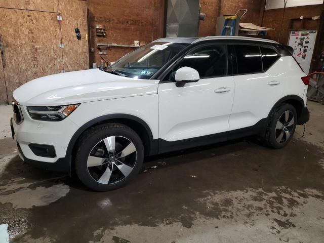 2019 Volvo XC40 T5 Momentum