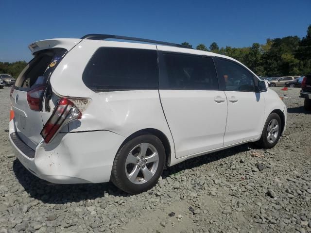 2016 Toyota Sienna LE