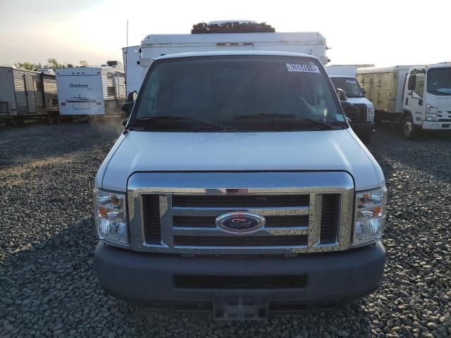 2017 Ford E350 Super Duty Refrigerated Truck