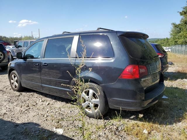 2011 Volkswagen Routan SE