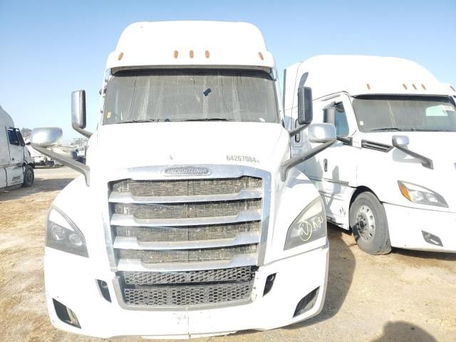 2021 Freightliner Cascadia 126