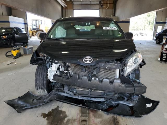 2016 Toyota Sienna XLE