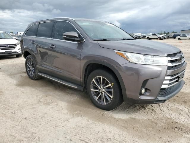 2019 Toyota Highlander SE