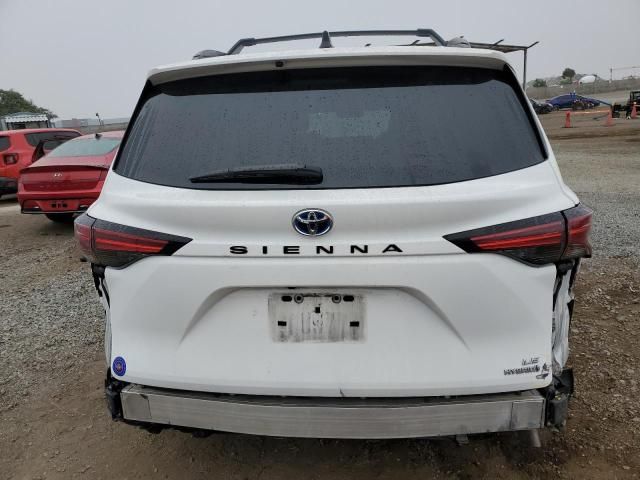 2022 Toyota Sienna LE