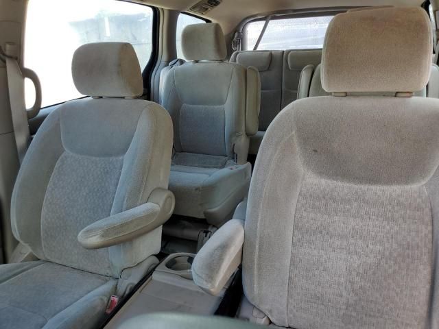 2004 Toyota Sienna CE