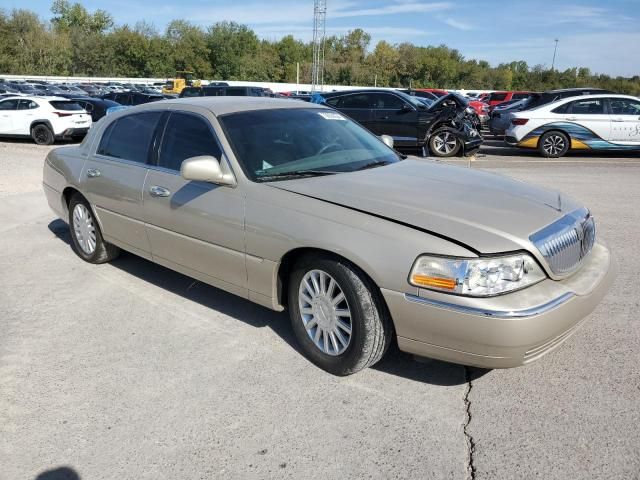 2005 Lincoln Town Car Signature