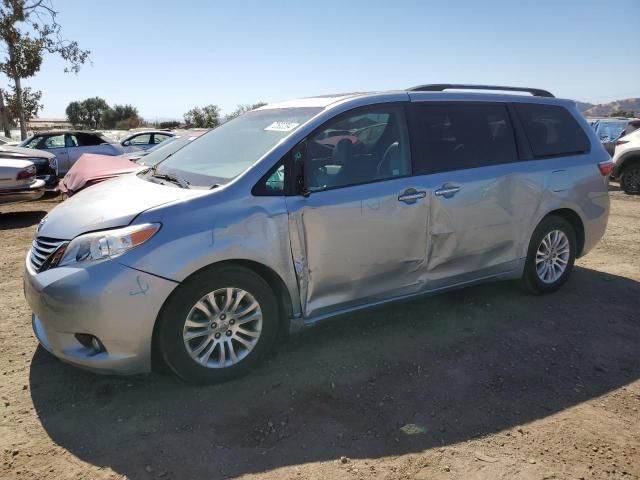 2016 Toyota Sienna XLE