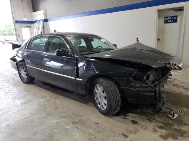 2005 Lincoln Town Car Signature Limited