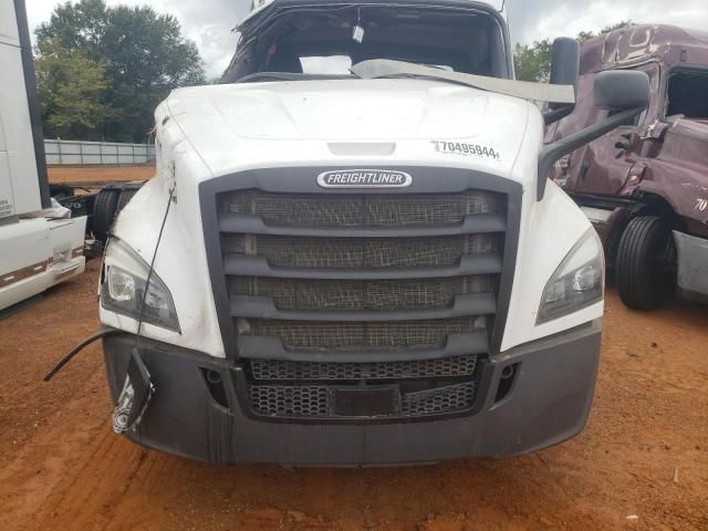 2020 Freightliner Cascadia 116