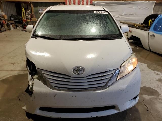 2015 Toyota Sienna LE