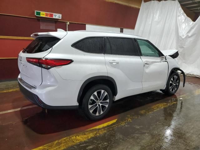 2022 Toyota Highlander XLE