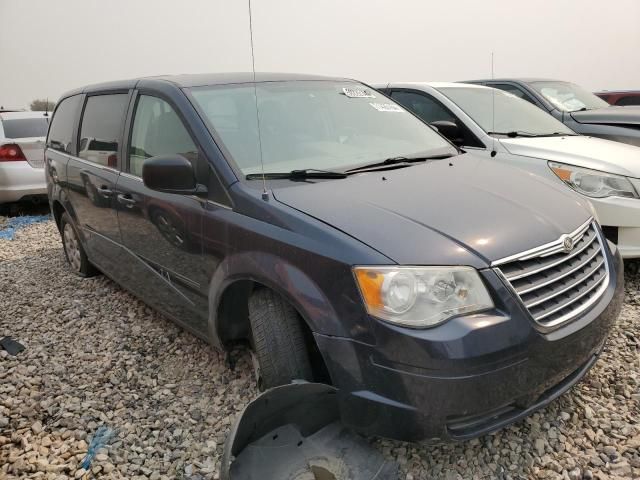 2009 Chrysler Town & Country LX