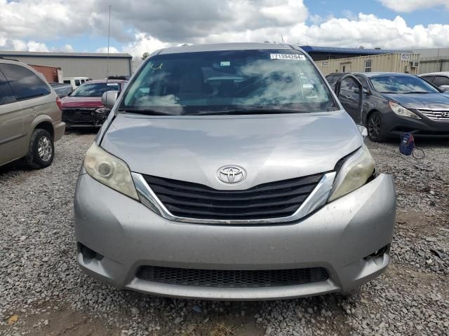 2013 Toyota Sienna LE