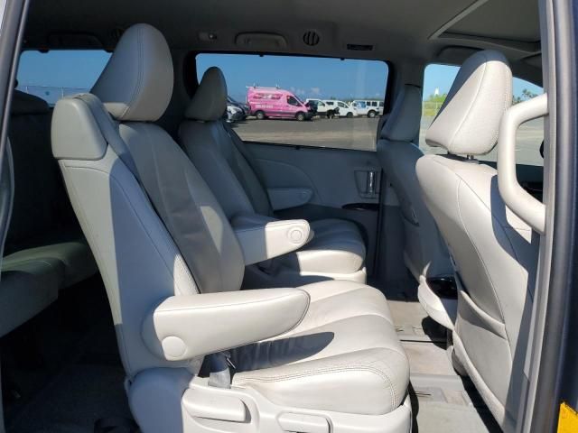 2013 Toyota Sienna XLE