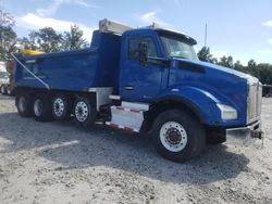 Salvage trucks for sale at Spartanburg, SC auction: 2016 Kenworth Construction T880