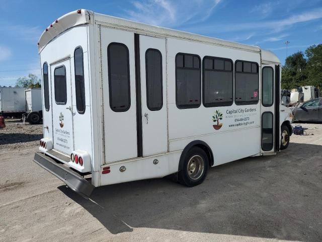 2006 Ford Econoline E450 Super Duty Cutaway Van