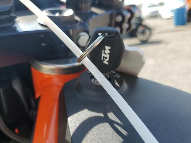 2024 KTM 690 SMC R