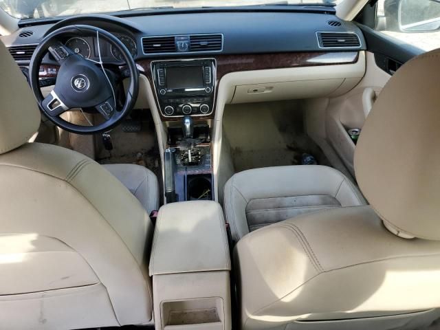 2012 Volkswagen Passat SEL