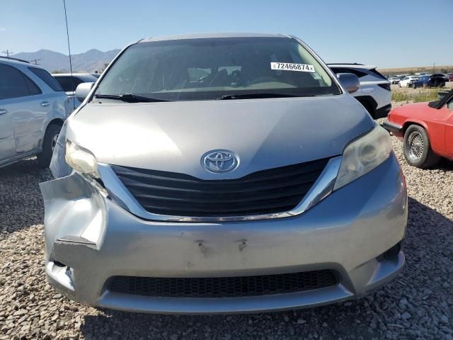 2013 Toyota Sienna LE