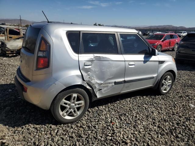 2010 KIA Soul +