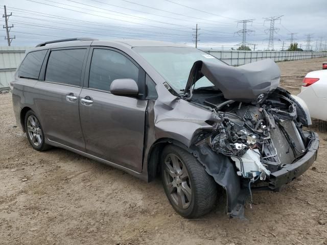 2017 Toyota Sienna SE