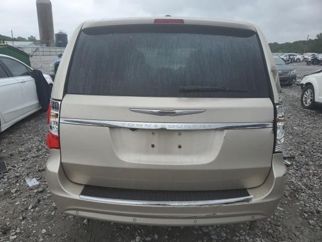 2013 Chrysler Town & Country Touring L