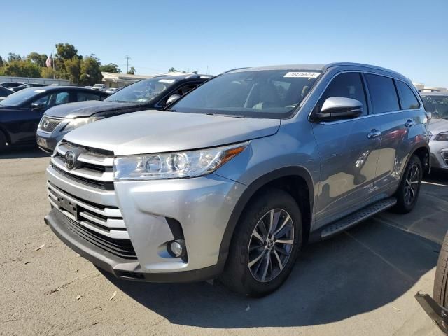 2017 Toyota Highlander SE