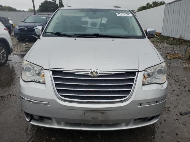 2010 Chrysler Town & Country Limited